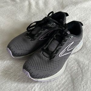 Brooks Levitate 5 - Support